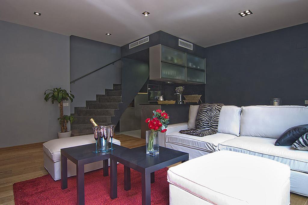 Apartment Barcelona Rentals - Gracia Pool Apartments Center Екстериор снимка