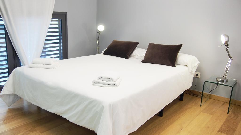 Apartment Barcelona Rentals - Gracia Pool Apartments Center Екстериор снимка